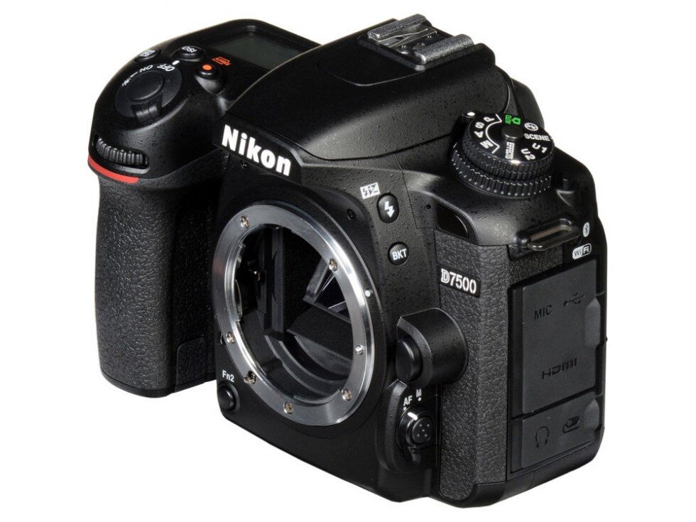 Nikon D7500 Cuerpo de la cámara digital DSLR - Negro